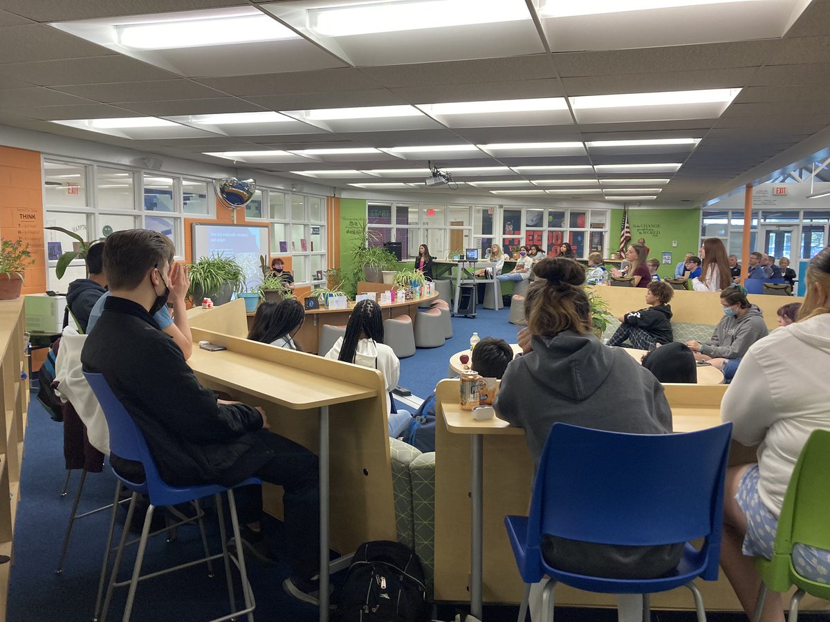 EcologyAnd's tweet photo. 8 student teams presented at the 2nd Sustainability Conference on #Earthday @HCSD_ILC. From school safety to white roofs, these students used #designthinking to create #sustainable change for their community. Beyond proud of their passion and hard work! @ILC_Business https://t.co/xFe509yHzD