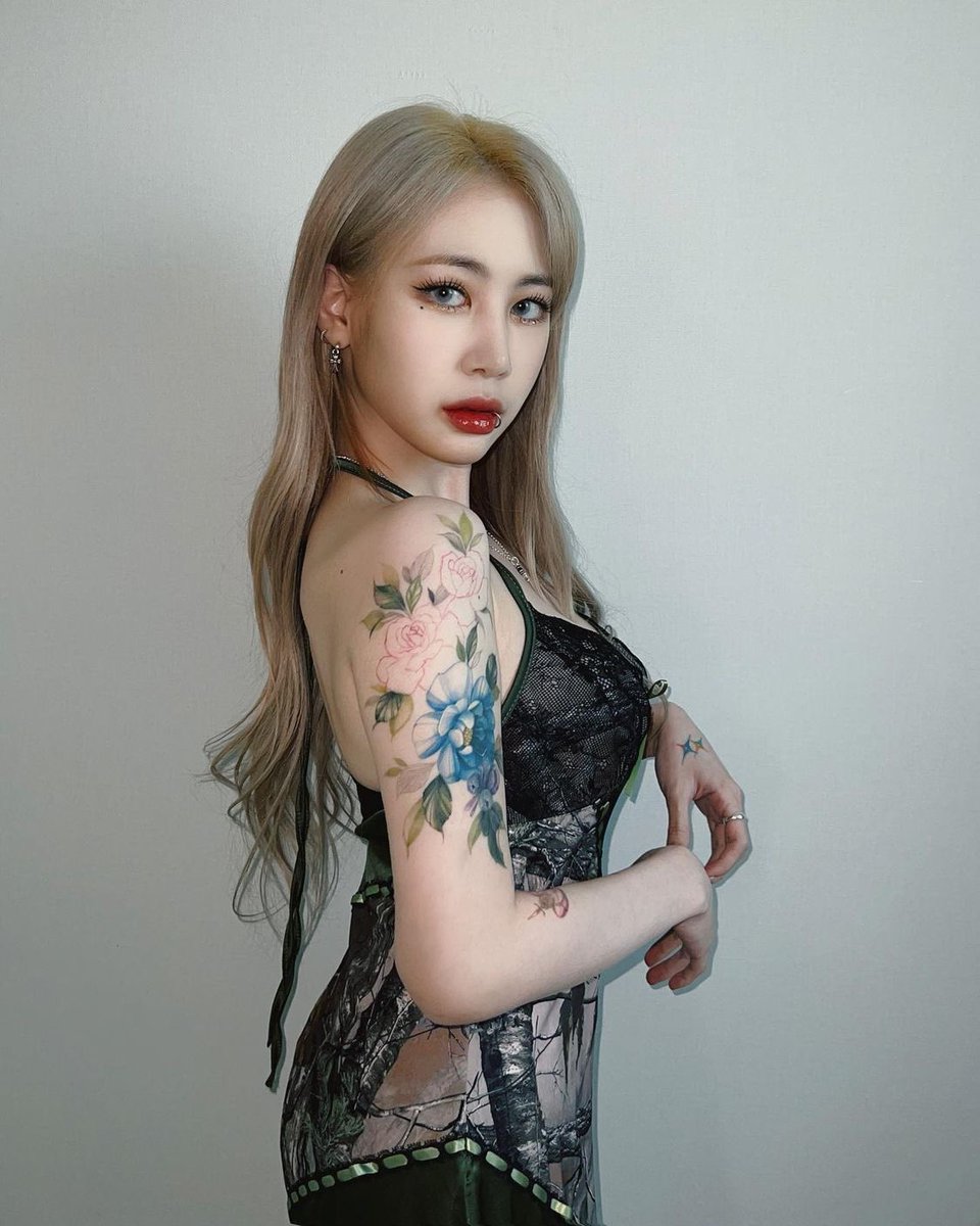 JAMlEFEED's tweet photo. the new tattoo is absolutely stunning??????? https://t.co/Mb5Gr4VklG