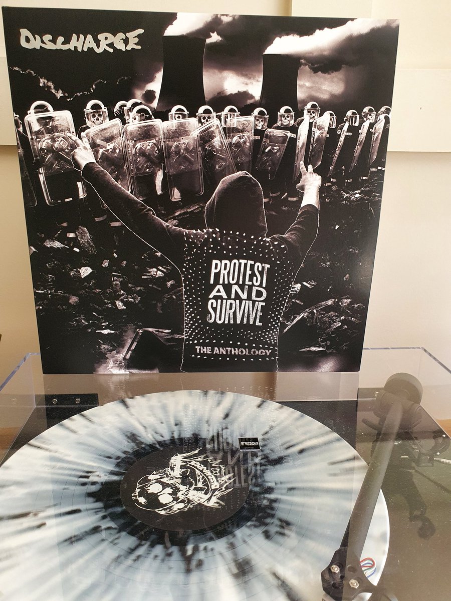bigeuzi's tweet image. Wee Saturday punk spin. #Discharge #ProtestAndSurvive #vinylcollection