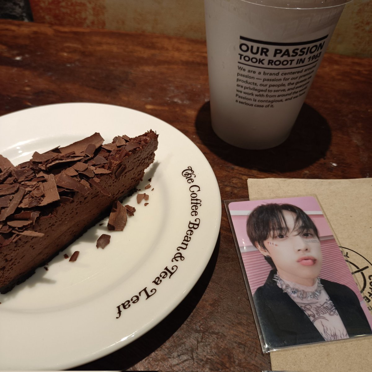 jaewoocart's tweet photo. — pol &amp; jeno day!! (ft. sunwoo) 

super looved the crowd in our cinema &amp; the staff were the ones asking us to light up the carat bongs pa !! huhu ily both nct kayo naman next pls 🥹🫶🏻 @_httpjs @00zhaul https://t.co/QHQNIID2ZR