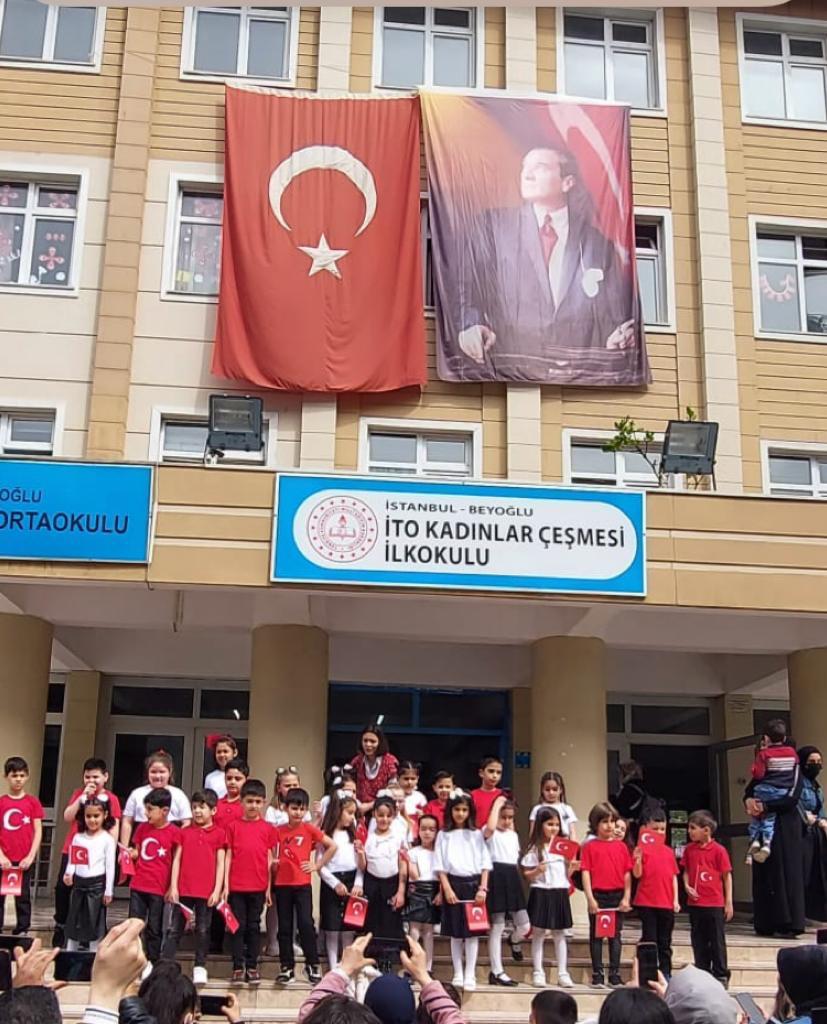 23 Nisan Ulusal Egemenlik ve Çocuk Bayramı'nı coşkuyla kutladık. Başta çocuklarımız olmak üzere tüm ulusumuzun bayramını kutlarız. 🇹🇷
<a href="/beyogluilcemem/">Beyoğlu İlçe Milli Eğitim Müdürlüğü</a> <a href="/hnnbagci/">Hüseyin BAĞCI</a> <a href="/ErcanEuysal/">Ercan UYSAL</a>