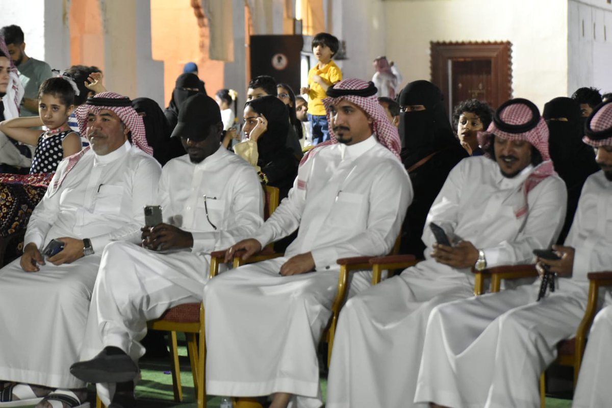 sharqiahfest's tweet photo. جانب من تكريم الإعلاميين والسنابيين #مهرجان_الشرقية_الترفيهي https://t.co/xaH2XDkDpi