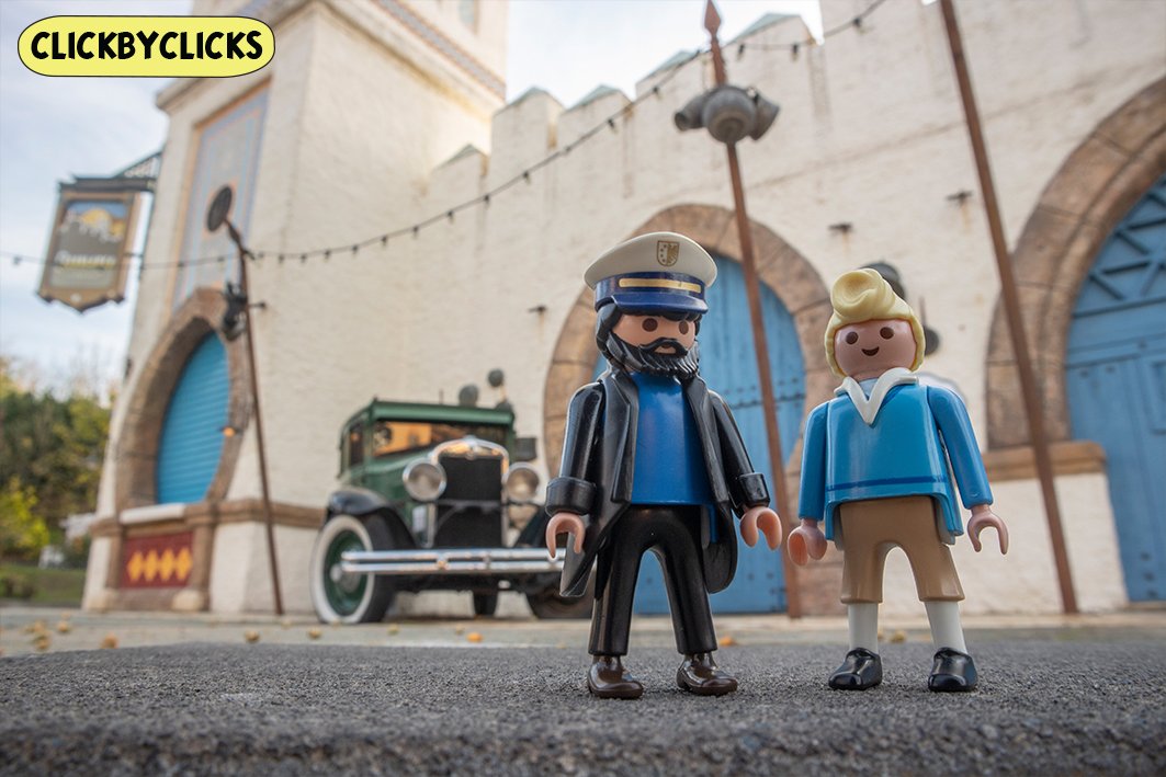 clickbyclicks_'s tweet photo. ¡Mil millares de mil millones de rayos y truenos, Tintín! Hoy es el día del libro!!

#Tintin #DiaDelLibro #23deabril https://t.co/qPwpGnSmyG