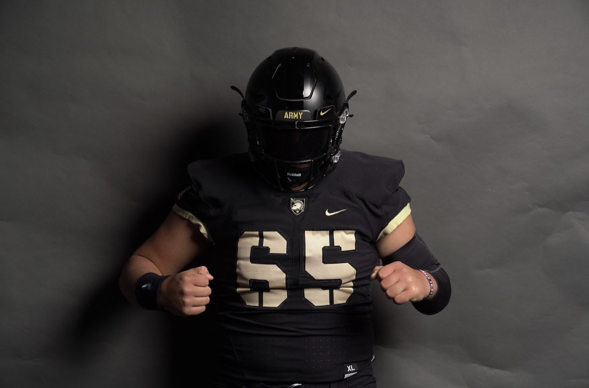 Brodanelliott56's tweet photo. Had an amazing visit at West Point yesterday!!! Thank you @MikeViti for giving me the opportunity to come up to @ArmyWP_Football!!! @CoachGriffGHS @GT_CoachBond https://t.co/1ddvTeoRrz