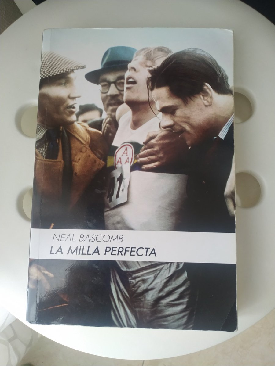 juanmacorre's tweet photo. Recomendación Día del Libro.

'La Milla Perfecta' de Neal Bascomb.

La carrera para bajar de 4:00 en los 1.609 metros, el primer gran 'everest' del atletismo. https://t.co/ozqeJiTti0