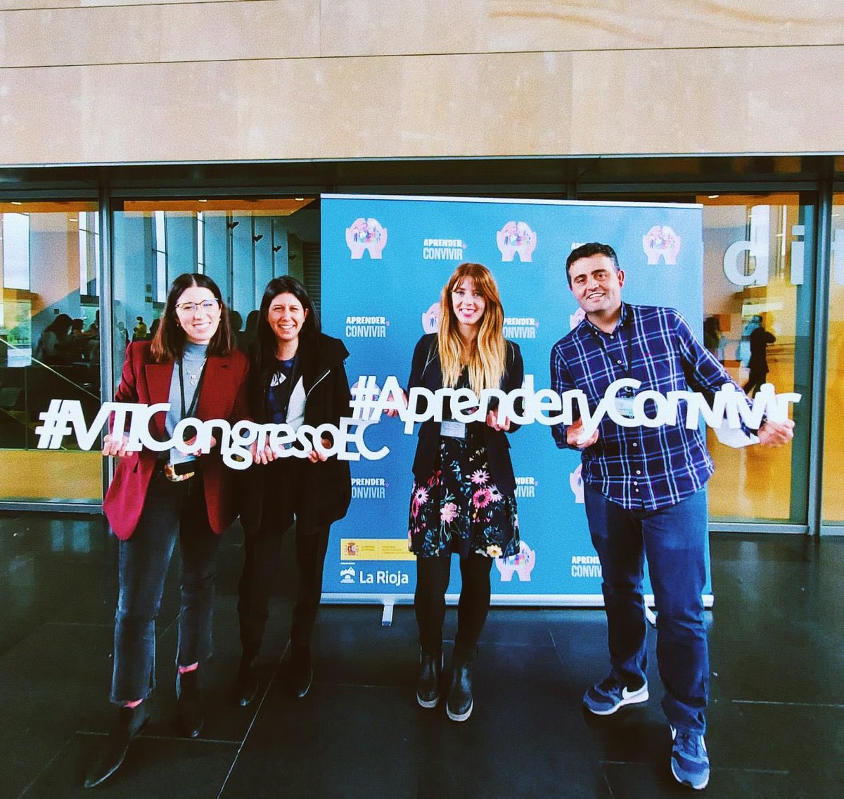 Un placer haber podido convivir e intercambiar avances, ideas y experiencias en el #VIICongresoEC <a href="/educarioja/">Educación La Rioja</a> <a href="/educaSGCTIE/">Educación SGCTIE</a> <a href="/educaciongob/">Ministerio de Educación, FP y Deportes</a>. Enhorabuena. Nos vemos en la próxima. #AprenderyConvivir