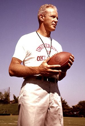 KREFsports's tweet image. 106 years ago today: 

Bud Wilkinson was born! 

Bud won three national championships, along with 14 Big 8 titles at OU. His career record in Norman was 145-29-4. 

He also had a 47-game winning streak. 

Happy Birthday, Coach Wilkinson!