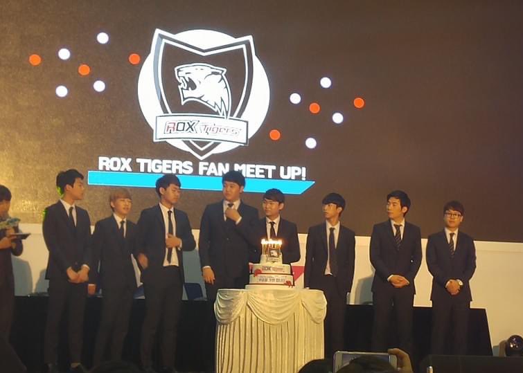 프쑥이 tweet media