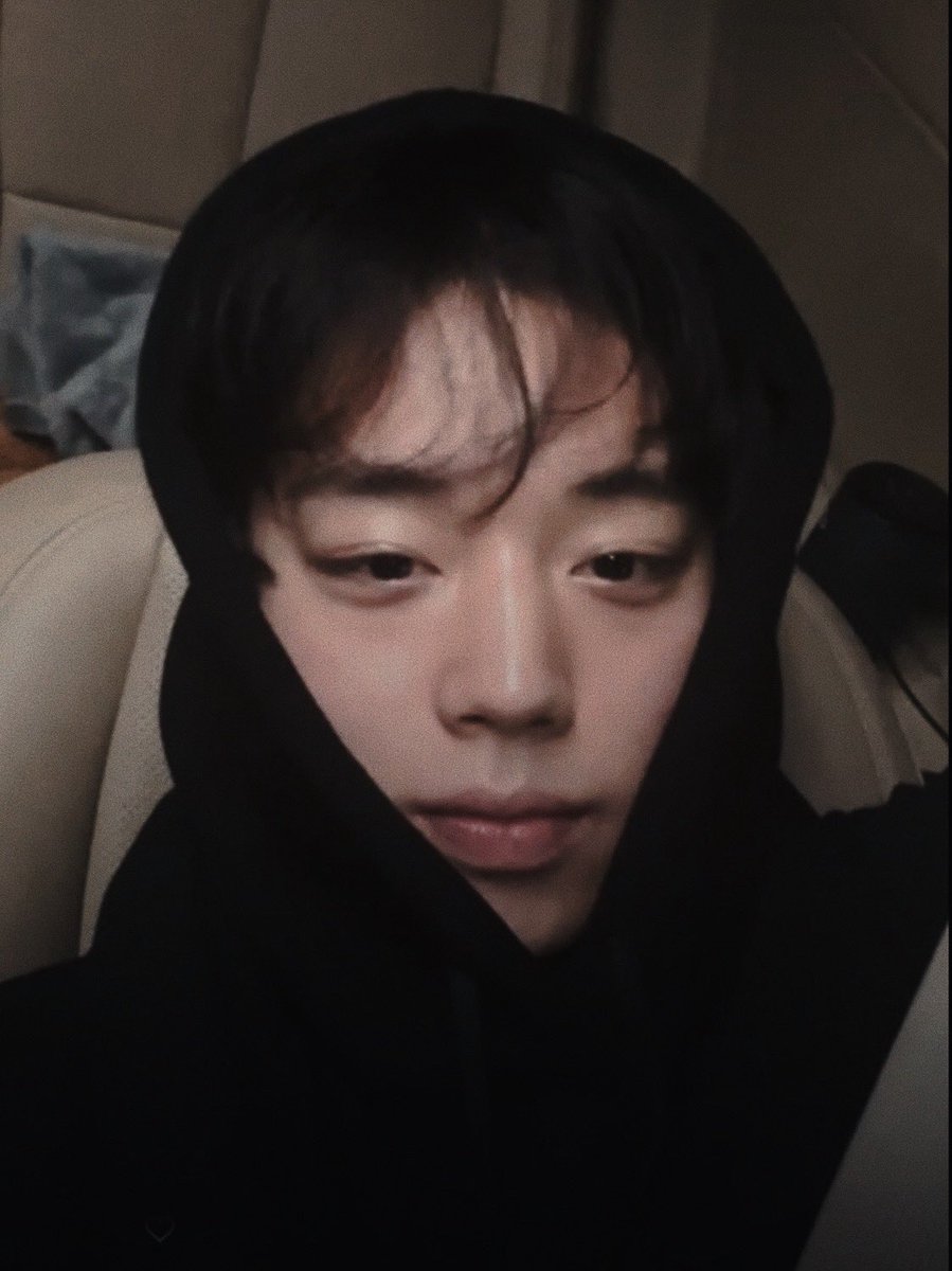 j- tweet media