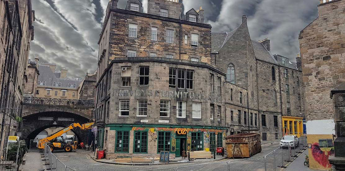 theautisticscot's tweet photo. #harrypottercafe clean up after the fire from #candlemakerrow #harrypotterhistory https://t.co/0idCT8lNjq