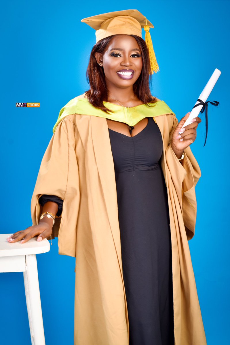 denikeherself's tweet photo. God did it … Years of strong walk and strong faith .. https://t.co/bJKf8aOr38 Hons ACCOUNTING TECHNOLOGY 🎓 https://t.co/k7SnnN22aS