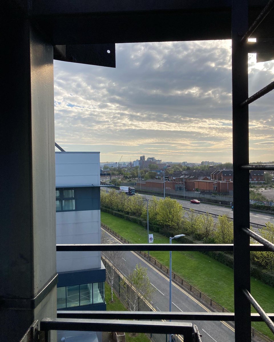 purplebee's tweet photo. An early start but what views at the start of a two day construction shoot at the RVH...keep an eye on the page for the finished results 
#construction #timelapse #drone #dji https://t.co/glJiy9Zm0D