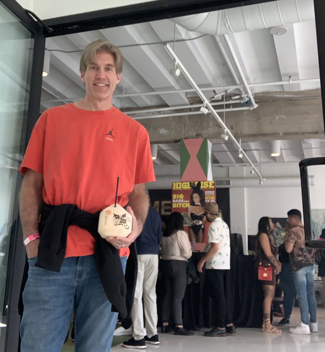CraigIsaac's tweet photo. Thank you to @highriserin and @chefmattcooks for the cool 4/20 events and amazing food. Great to kickoff @FLWRSnft with @lincthesync #420 Appreciate Ben Beyda for #jordan style #goodtimes #goodvibes #freshcoconutwater #nft https://t.co/c3XY7Yh7hW