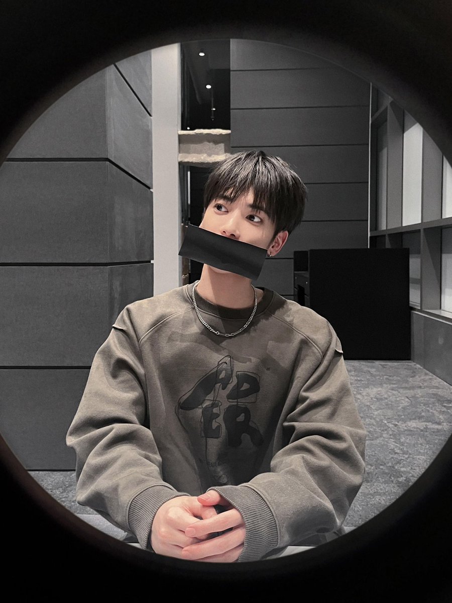 soobsvt's tweet image. #FREETAEHYUN TIL ITS BACKWARDS
