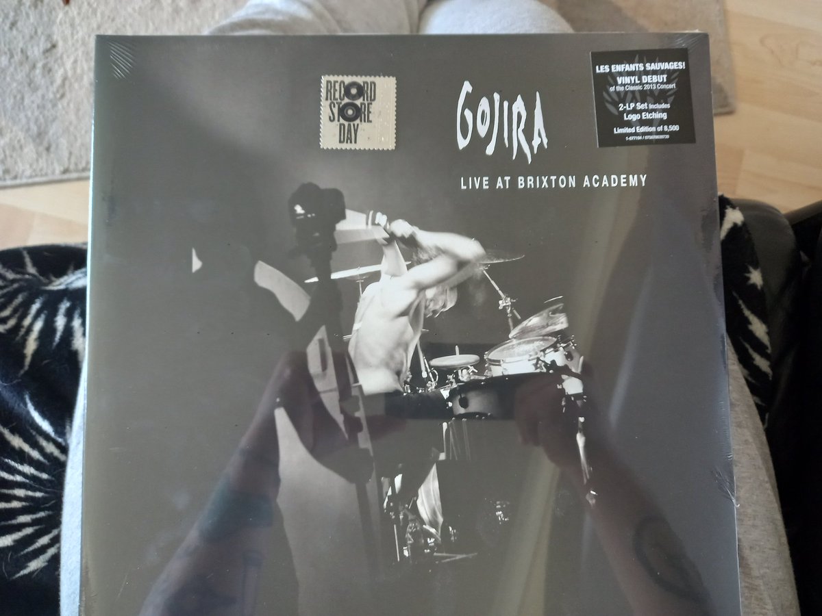 jdhgriffin's tweet photo. Queued from 9pm last night at @TallbirdRecords to grab these @RSDUK titles! #gojira #kirkhammett #theprettyreckless #taylorswift #RSD22 https://t.co/Y71SMxthxJ