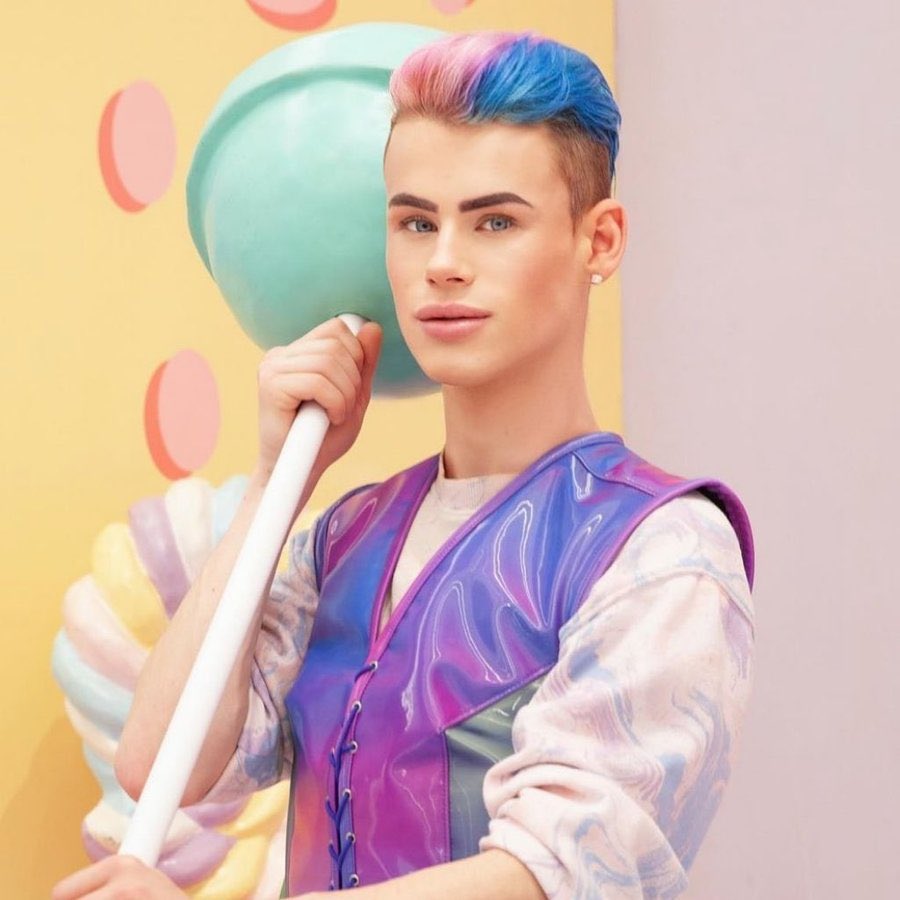 Professioneel talentenjacht afvaller Ziggy Krassenberg dreigt om nieuwe “muziek” uit te brengen.

Door heel het land maken oorartsen zich druk: “wij komen personeel tekort”