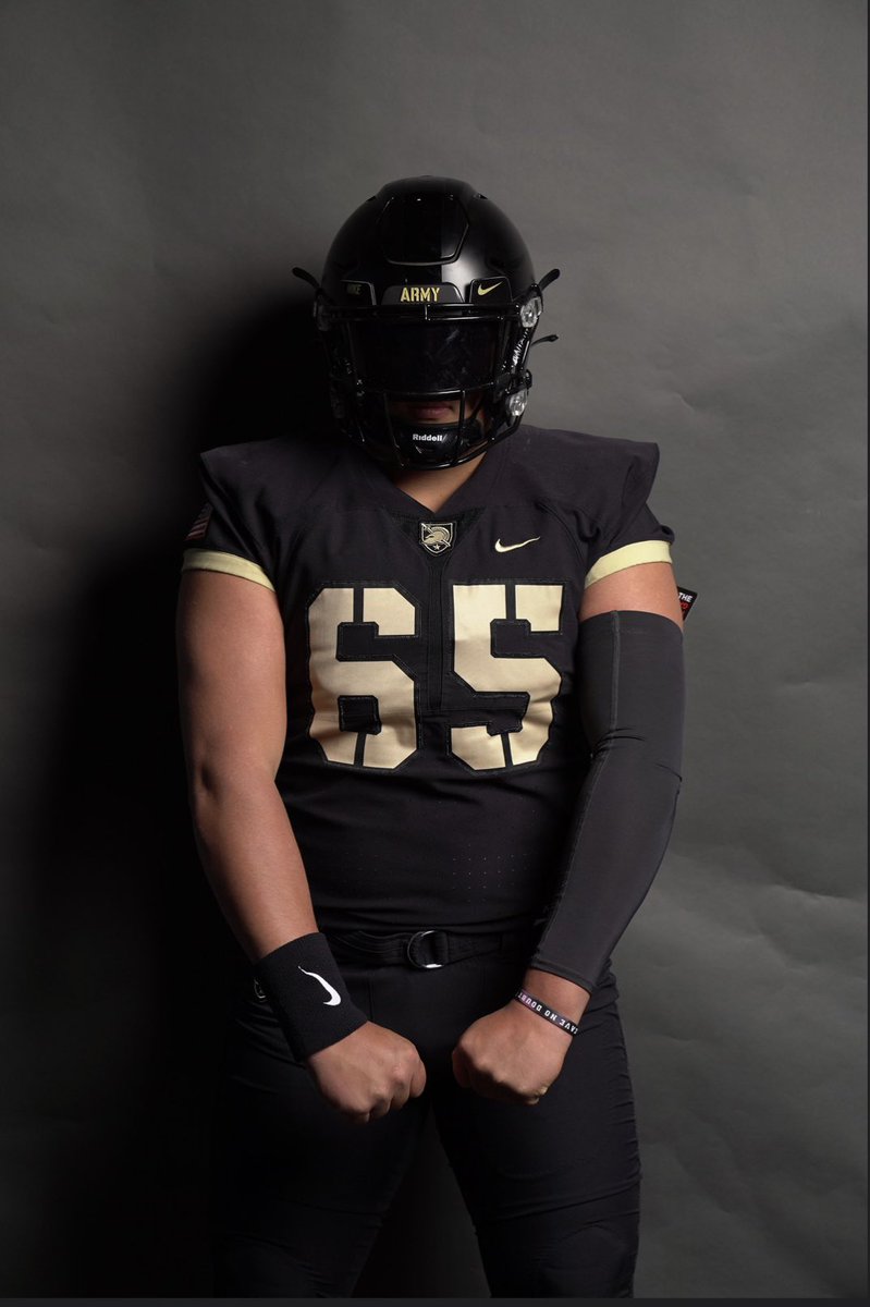 Brodanelliott56's tweet photo. Had an amazing visit at West Point yesterday!!! Thank you @MikeViti for giving me the opportunity to come up to @ArmyWP_Football!!! @CoachGriffGHS @GT_CoachBond https://t.co/1ddvTeoRrz