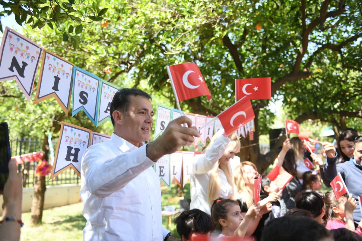 EczAOzyigit's tweet photo. Ömer Faruk İlbilgen Beceri Temelli Eğitim Merkezimiz #BETEM'de düzenlediğimiz #23Nisan Şenliğimizde geleceğimizin teminatı minik çocuklarımızla buluştuk. Bayramınız kutlu olsun çocuklar, iyi ki varsınız 🤗 https://t.co/HALSuH2Lct