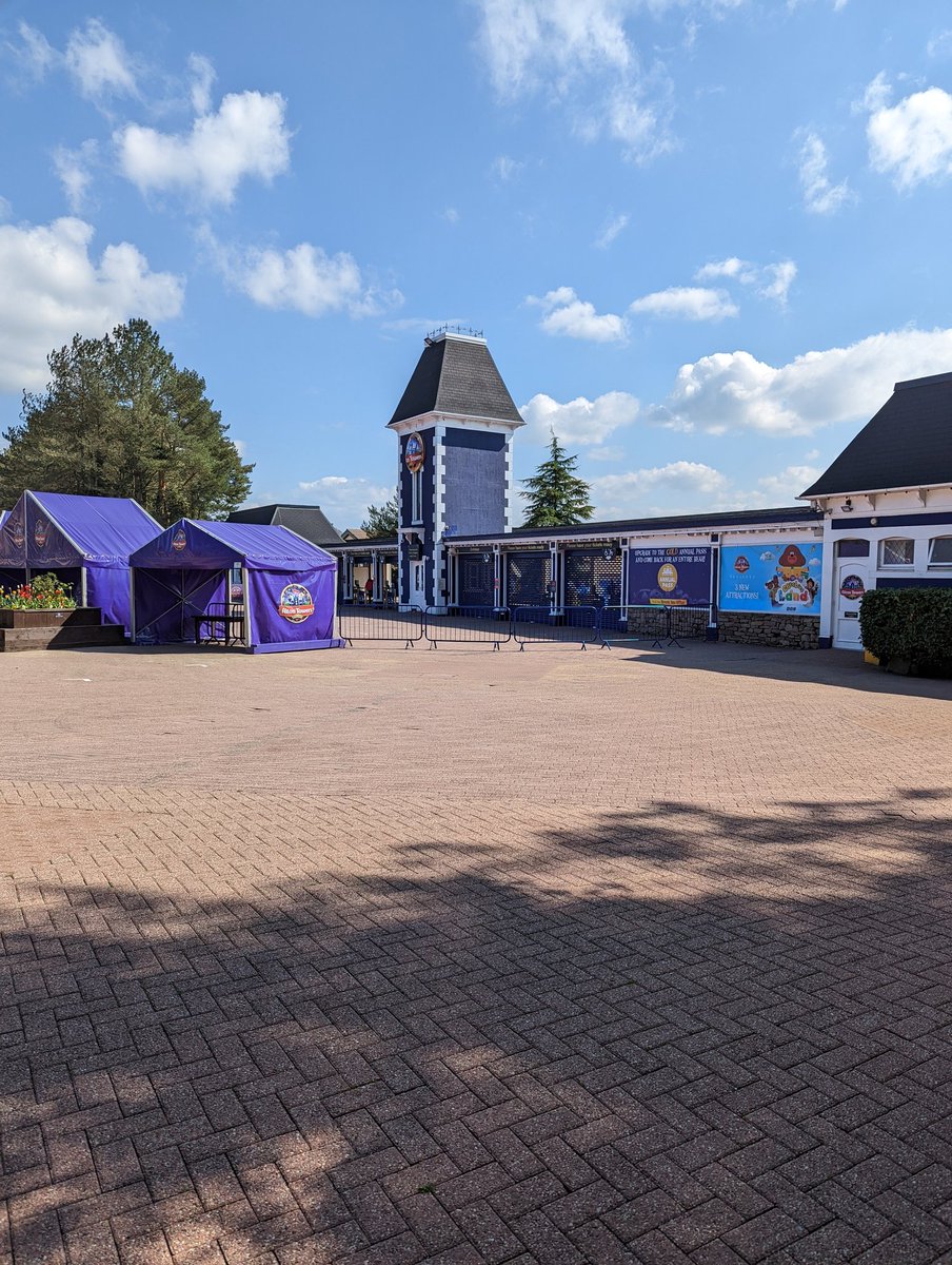 coasterhobby's tweet photo. We have finally arrived at the @altontowers for the first time ever! Really looking forward to the 2 coming days! https://t.co/ZBeTPekjgG