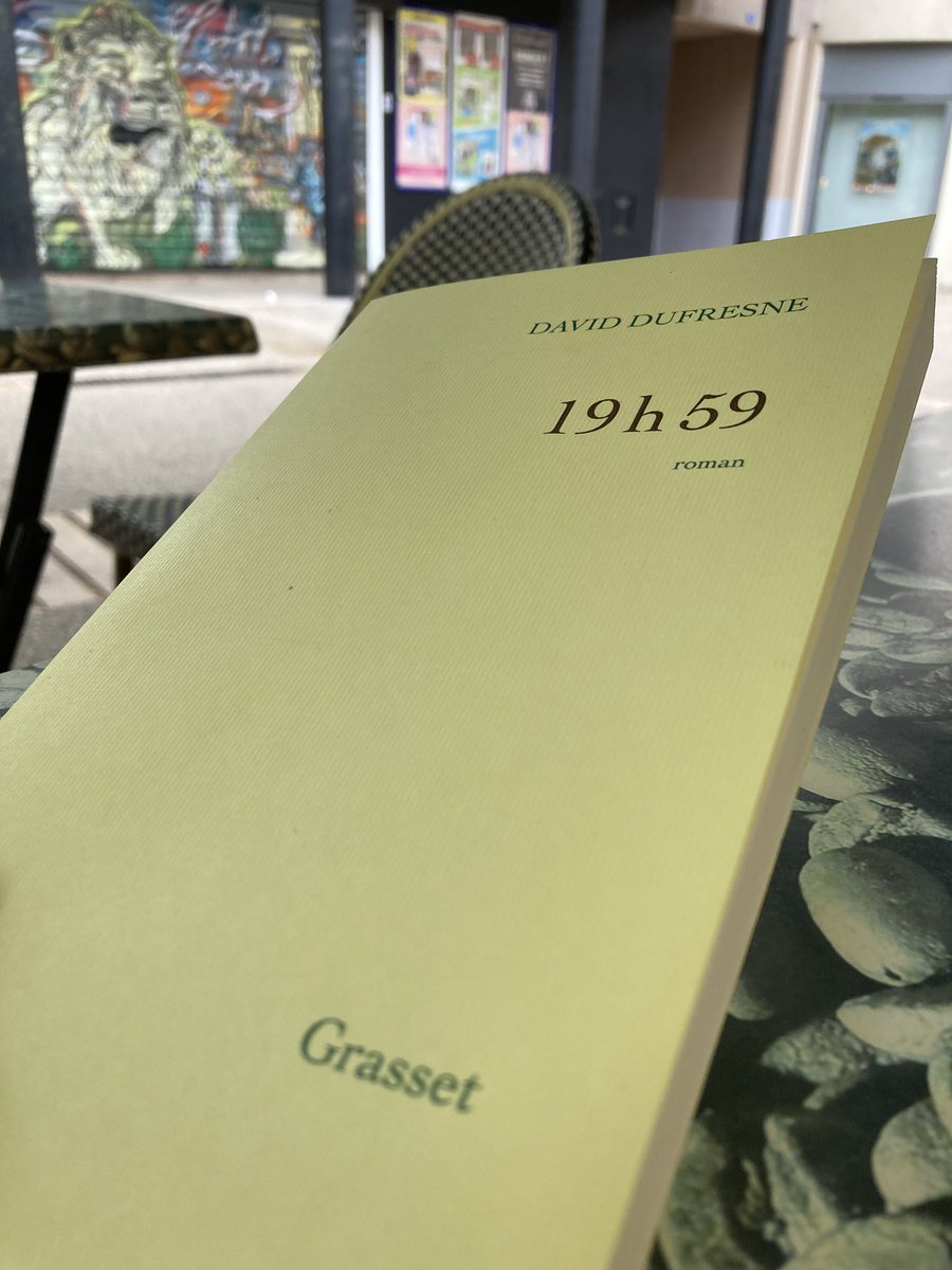 DesDocus's tweet image. C’te claque! En docu comme en littérature, @davduf dresse un tableau percutant et troublant de notre société. C’est définitivement l’un des auteurs qu’il ne faut pas manquer en ce moment !
