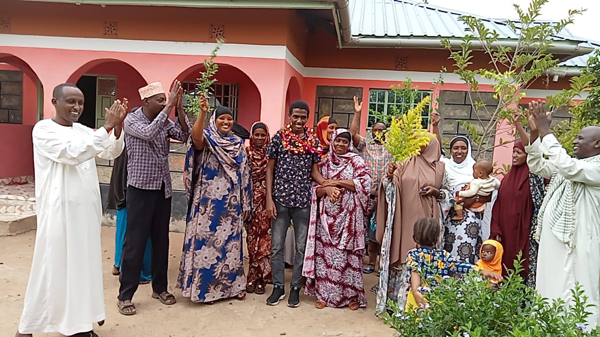Happy_kulayo's tweet image. Ramadhan Musa Tepo of Light Academy scores an “A” of 87.103 points taking position 5 nationally in the just announced 2021 KCSE exams.  Families and friends celebrating his success at Camp Garba,Isiolo Kenya.

#KCSE2021