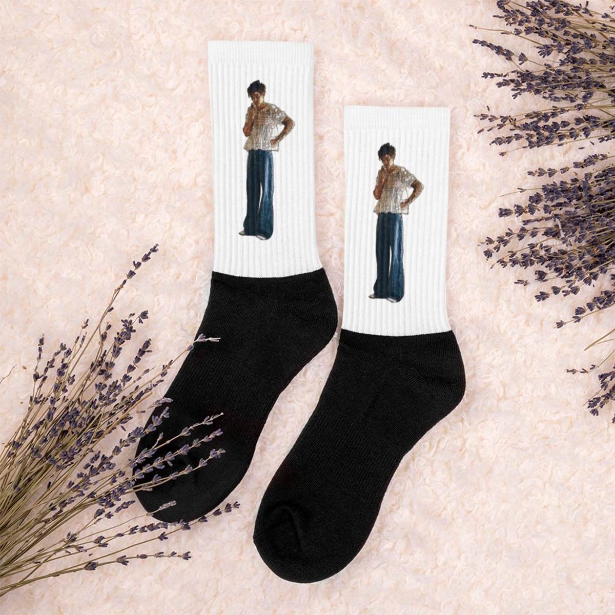 IprintMerch's tweet image. HARRYS HOUSE SOCKS | Harry Styles | Original Artwork | Harry Styles Crew Socks #1dfan #harrystylesmerch #harrystylesart #etsy #harrystylesfan #harrystylesgift #harrysocks #1d #harrystylessocks #harryshouse etsy.me/38b6QiZ
