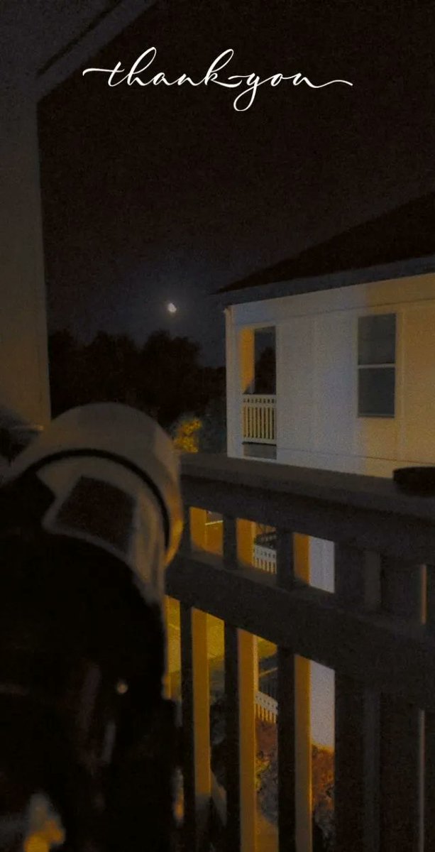 Godiswitharts's tweet photo. 4AM vibes https://t.co/ySEiaTHxF5