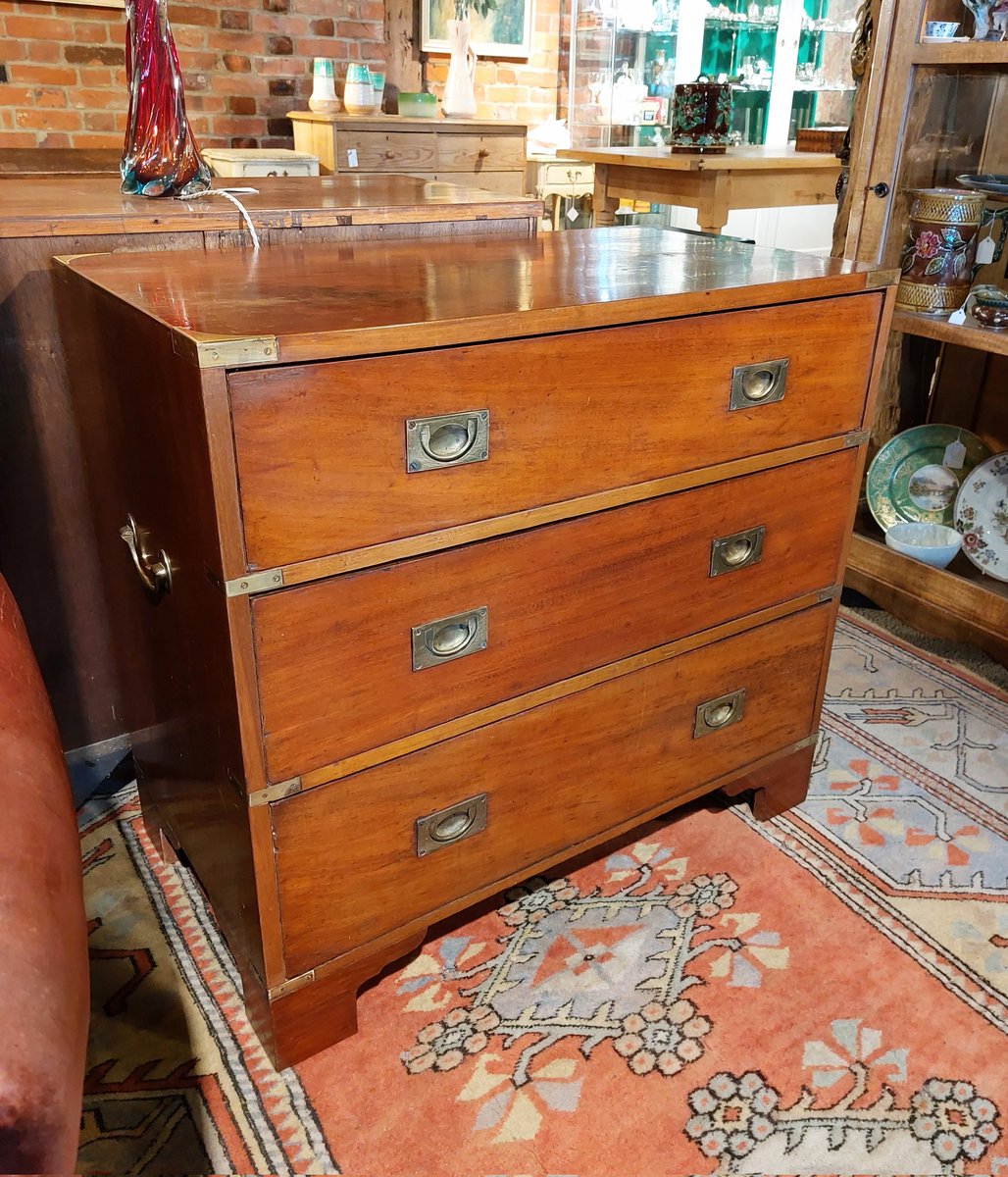 eversleybarn's tweet photo. #oaksidetable #carvedwoodbasket #campaignchestofdrawers #italiancarvedwood #judismithantiques #eversleybarnantiques https://t.co/mYr6hRUNkq