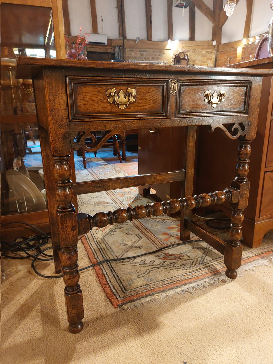 eversleybarn's tweet photo. #oaksidetable #carvedwoodbasket #campaignchestofdrawers #italiancarvedwood #judismithantiques #eversleybarnantiques https://t.co/mYr6hRUNkq