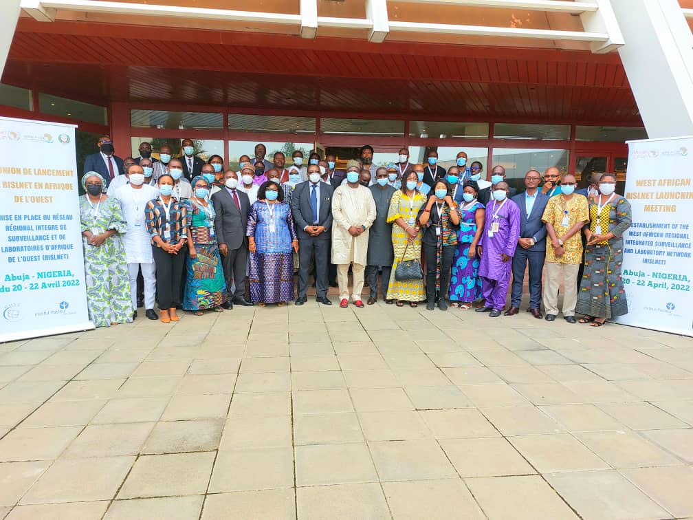 AfricaCDC's tweet photo. Following a 3-day meeting of reviewing and validating the framework and Statute document, @AfricaCDC is pleased to announce the establishment of #RISLNET in West Africa.
#AfricaPrepares
#AfricaResponds https://t.co/EomDaNot5c
