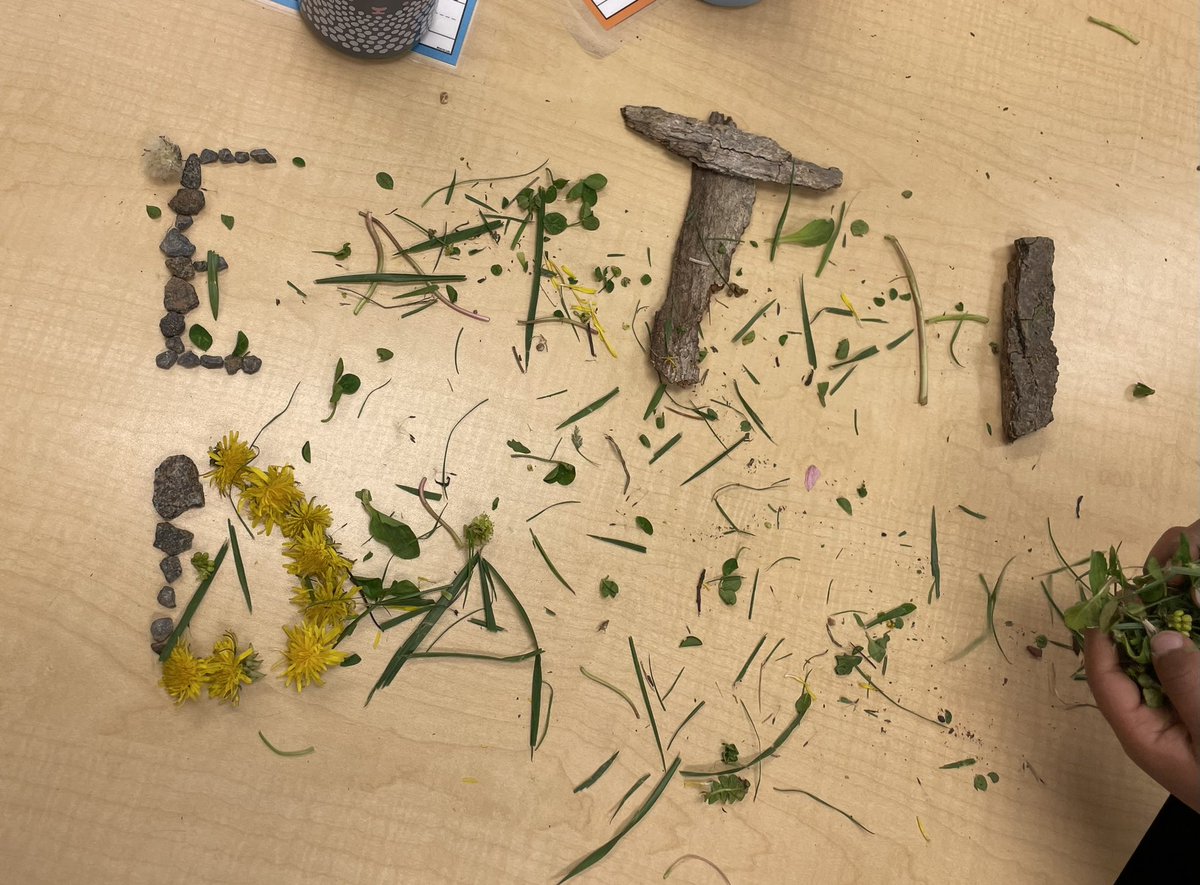 TeamKinder112's tweet photo. Happy belated Earth Day! The team worked with buddies yesterday to spell out Earth Day with natural materials they found around the school. We used creativity, collaboration and communication!❤️🌎 https://t.co/qg9KkUW7Qa