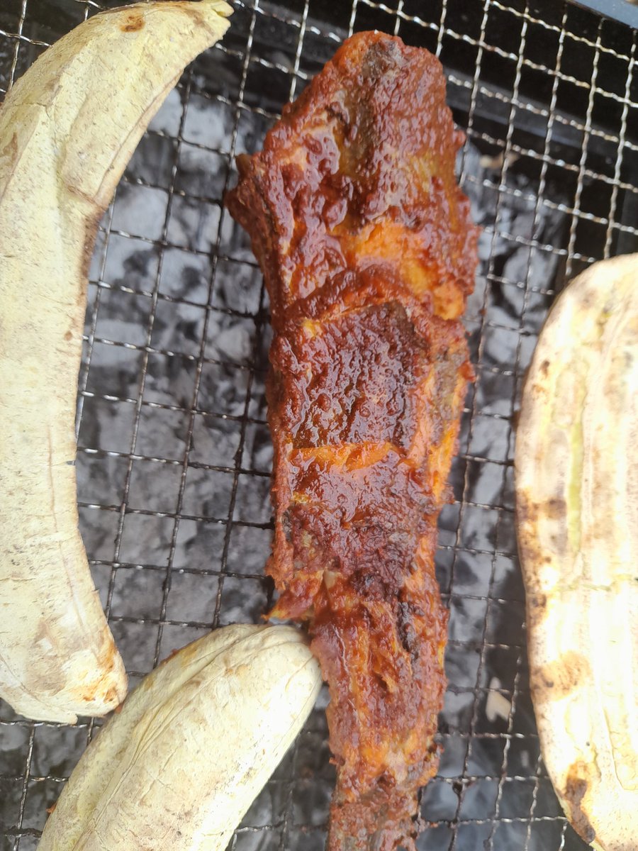 datalogict's tweet photo. Sasu fish grill #grilling #fishgrill #Abeokuta @FunaabEfiko @FUNAAB_SUG #funaab #ASUU https://t.co/TyMJHEqrdO
