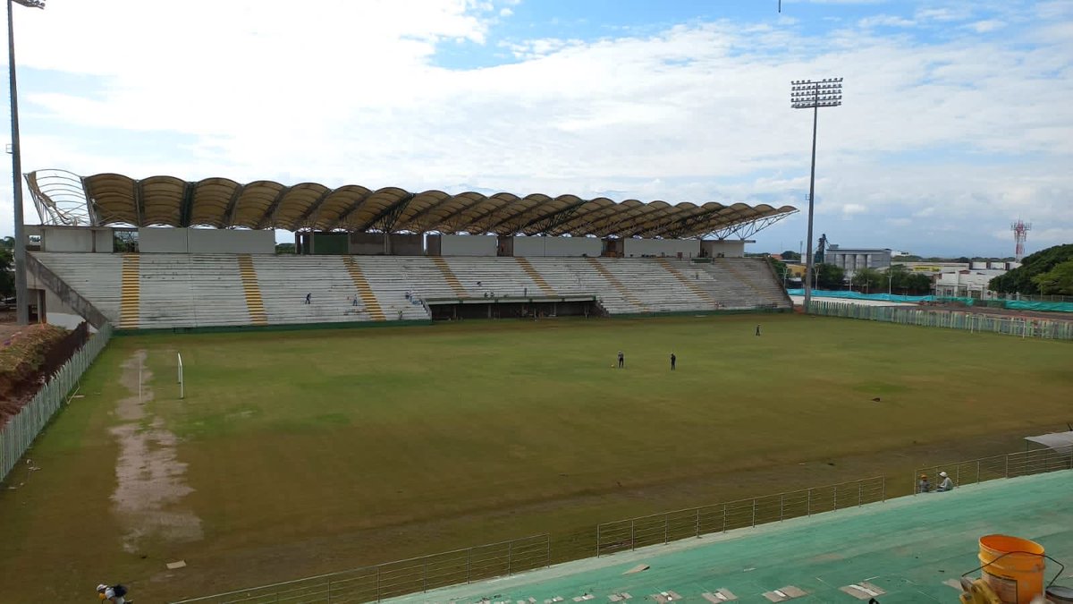 AlexAcunaReales's tweet photo. Desde la ⁦@GobdelCesar⁩ informan para tranquilidad de ⁦@Valledupar_Col⁩, que el sistema de drenaje del Estadio Armando Maestre, funciona de la mejor manera. Así luce el escenario deportivo tras la lluvia tan intensa de la tarde de ayer. https://t.co/2rpTAFpstb