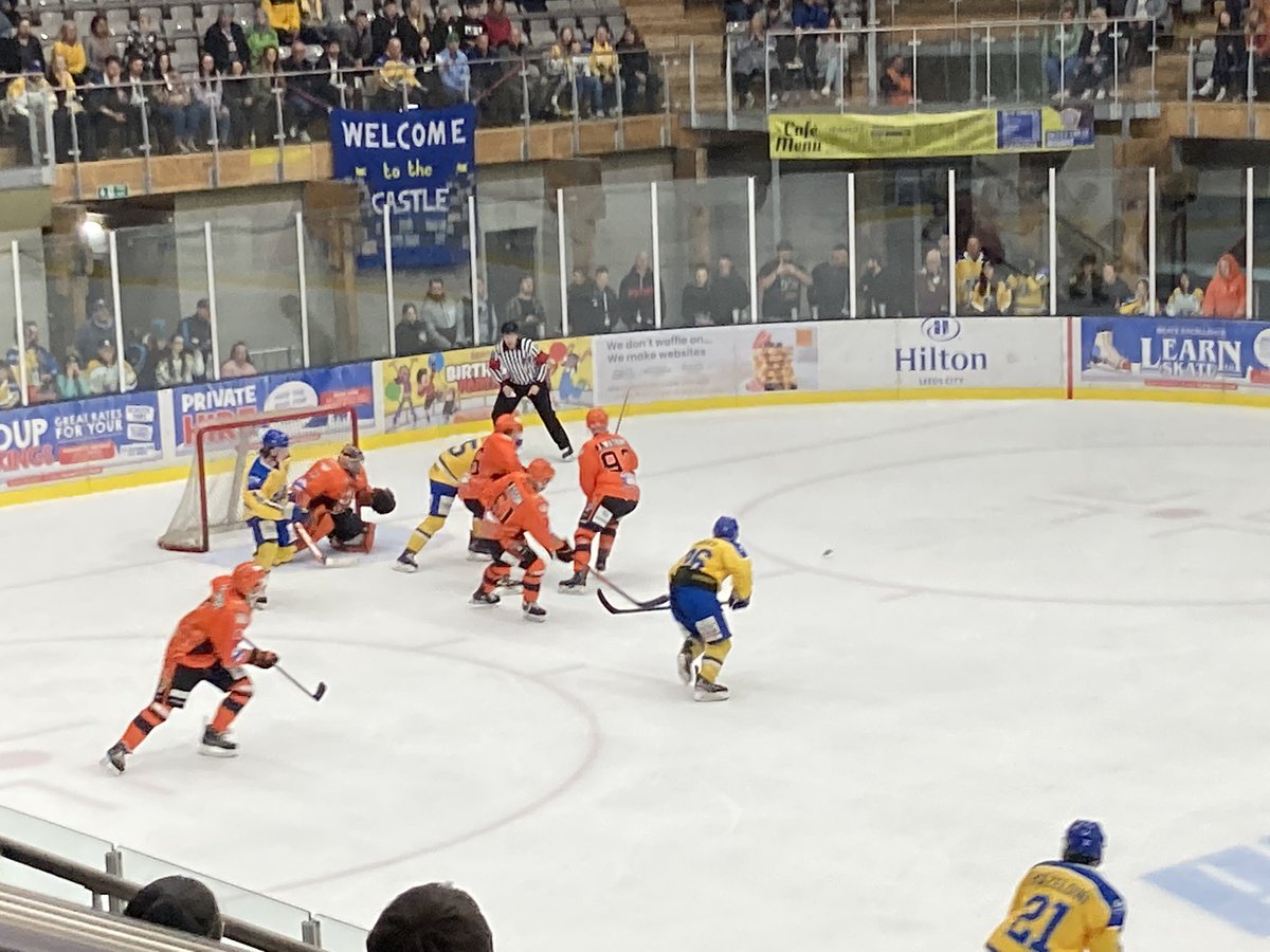 andrewakal's tweet photo. So enjoyed watching @Leedsknights last night. Shame about about result but looking forward to next season now. https://t.co/sugw1qMK2a