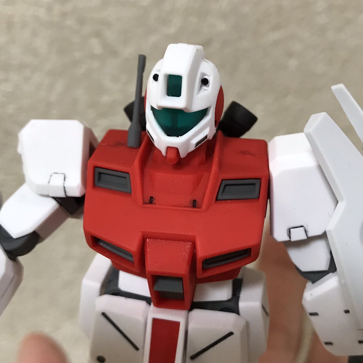 omega1894's tweet photo. hgucの初期モデル、ジム・コマンド(宇宙仕様)は、hgシリーズになる前から好き模型のひとつ

本来の武器は別の模型に転用するため、別の装備をセット。
ほぼパチ組みですが、やっぱりかっこいいw

#ガンプラは自由だ 
#ジムコマンド
#gmcommand
#ガンプラ https://t.co/MqWxnbv90w