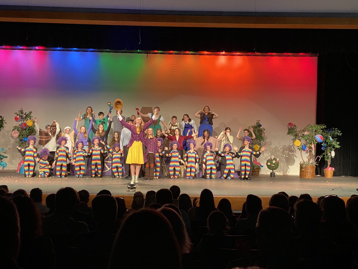 Connieteach's tweet photo. @FHMSJrVikings provided Friday night entertainment with an amazing performance of Willy Wonka Jr. so much talent! #FHSDPride https://t.co/pVc3iLhnBS