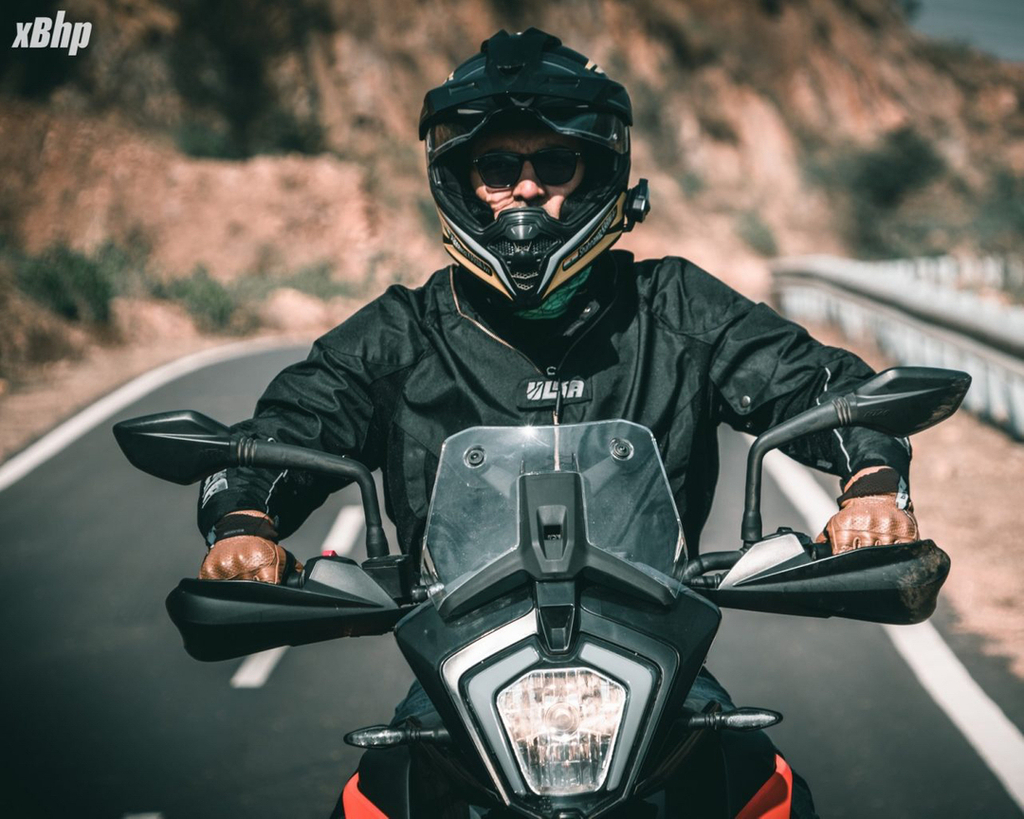 ulkagear's tweet photo. When you get a call from @xbhp that they want to shoot you, should you feel excited or scared 😂😂​​​​​​​​
​​​​​​​​
The result however is always awesome!! ​​​​​​​​
​​​​​​​​
Thanks for this great shot!​​​​​​​​
​​​​​​​​
 #ulka #ulkagear #hakkit #ulkacare… https://t.co/NzTMLdWBn1 https://t.co/blsVH6L9Um