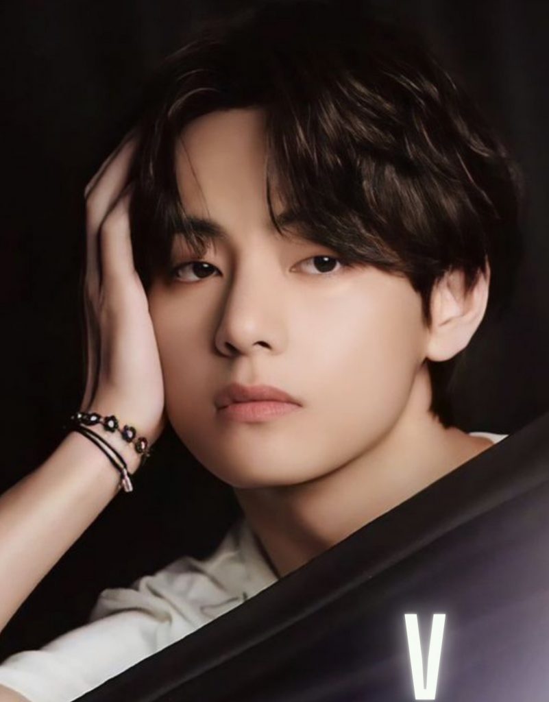korezincom's tweet photo. #BTS'ten #V, #SweetNight ile 119 #iTunes Listesinde 1. Sırasında Yer Alarak Bunu Başaran İlk Sanatçı Olma Rekorunu Genişletti

@BTS_twt #방탄소년단 #BTSARMY #BTSV #Taehyung #KimTaehyung #SweetNight119개국1위 #ItaewonClass #RecordSetterV #HistoryMakerV

https://t.co/jSlySdrsxK https://t.co/u7hvtr5fJp