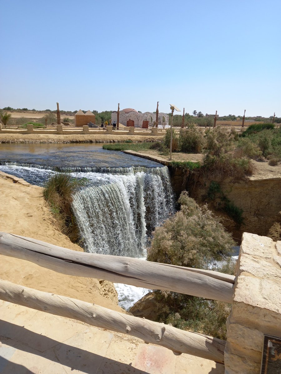 reeshistory's tweet photo. So much to see in the desert! I went for the site of Karanis, I stayed to see whale fossils and a waterfall. #ResearchTrip #WritingPrep https://t.co/Czc7LSmoCJ