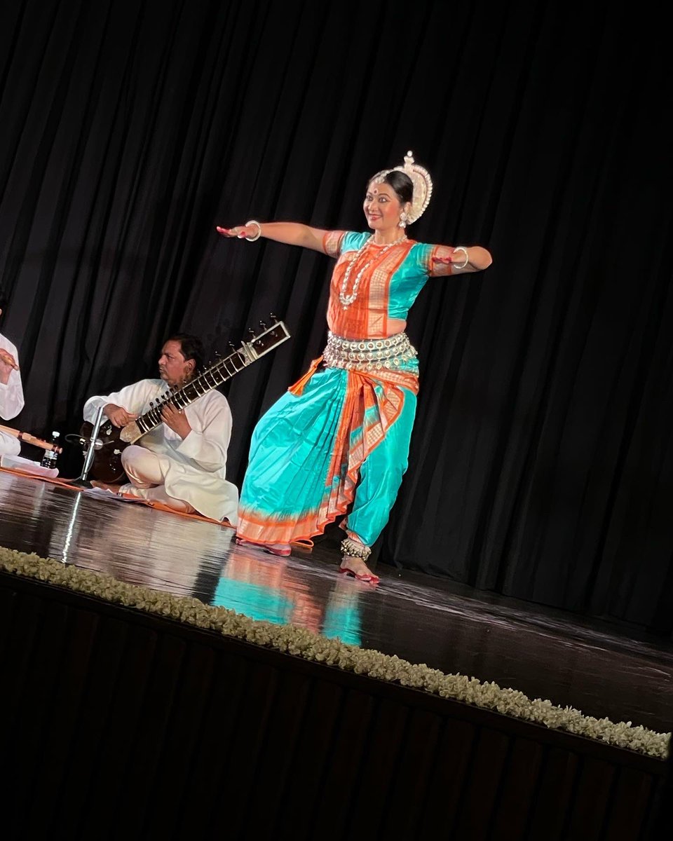 astro_puneet's tweet photo. ￼World Dance Celebration #Ministry of Culture #Azadi ka Amrit Mahotsav …super performers sponsored by  wadZpay ..congratulations for organising such beautiful program..really enjoyed the great evening 💃🎻 https://t.co/yDcVZftE3E