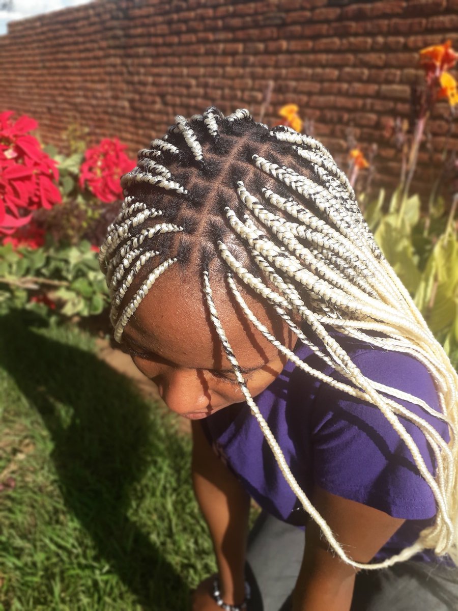 Ella_Braids's tweet photo. Get your hair done at a low price
Contact us on 0995886626, and we'll be on your door step.
Lilongwe only. https://t.co/5qX0BxCM3L
