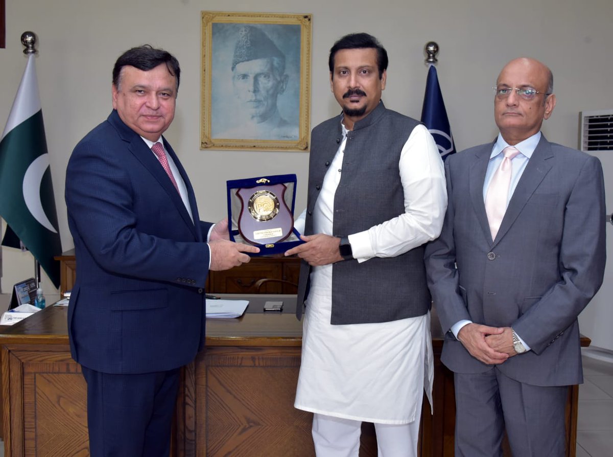 QasimPort's tweet photo. Federal Minister for Maritime Affairs Syed Faisal Ali Subzwari visited PQA today for introductory meeting &amp; briefing followed by visit of terminals by sea. Chairman PQA gave detailed presentation about operational activities, PQA role in economy and ongoing &amp; future projects https://t.co/JfgcI6613j