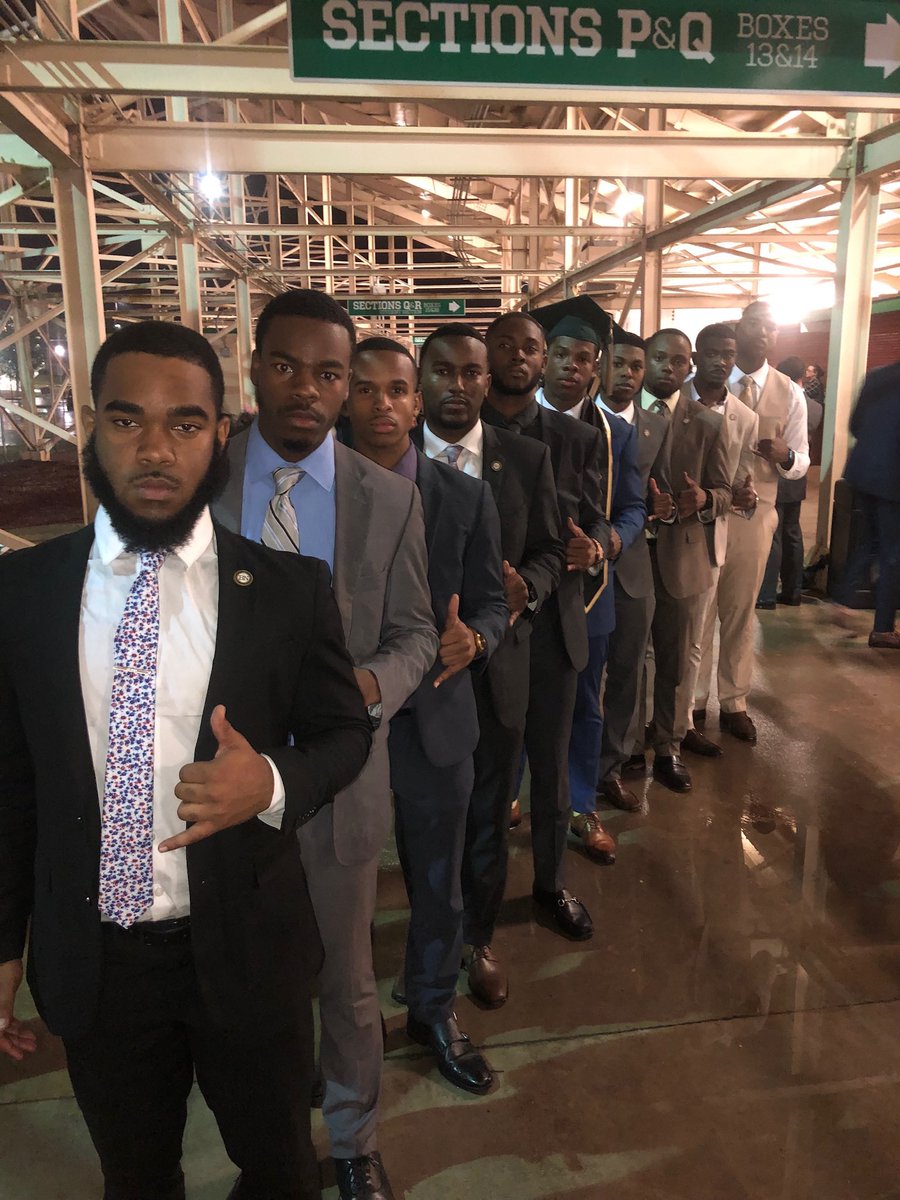 ICan__FixThat's tweet photo. Happy Beta Nu Founderโs Day to the good bruhs! I wouldnโt have It any other way. #NuRazians #ItsBN https://t.co/ivDTJrfbUs
