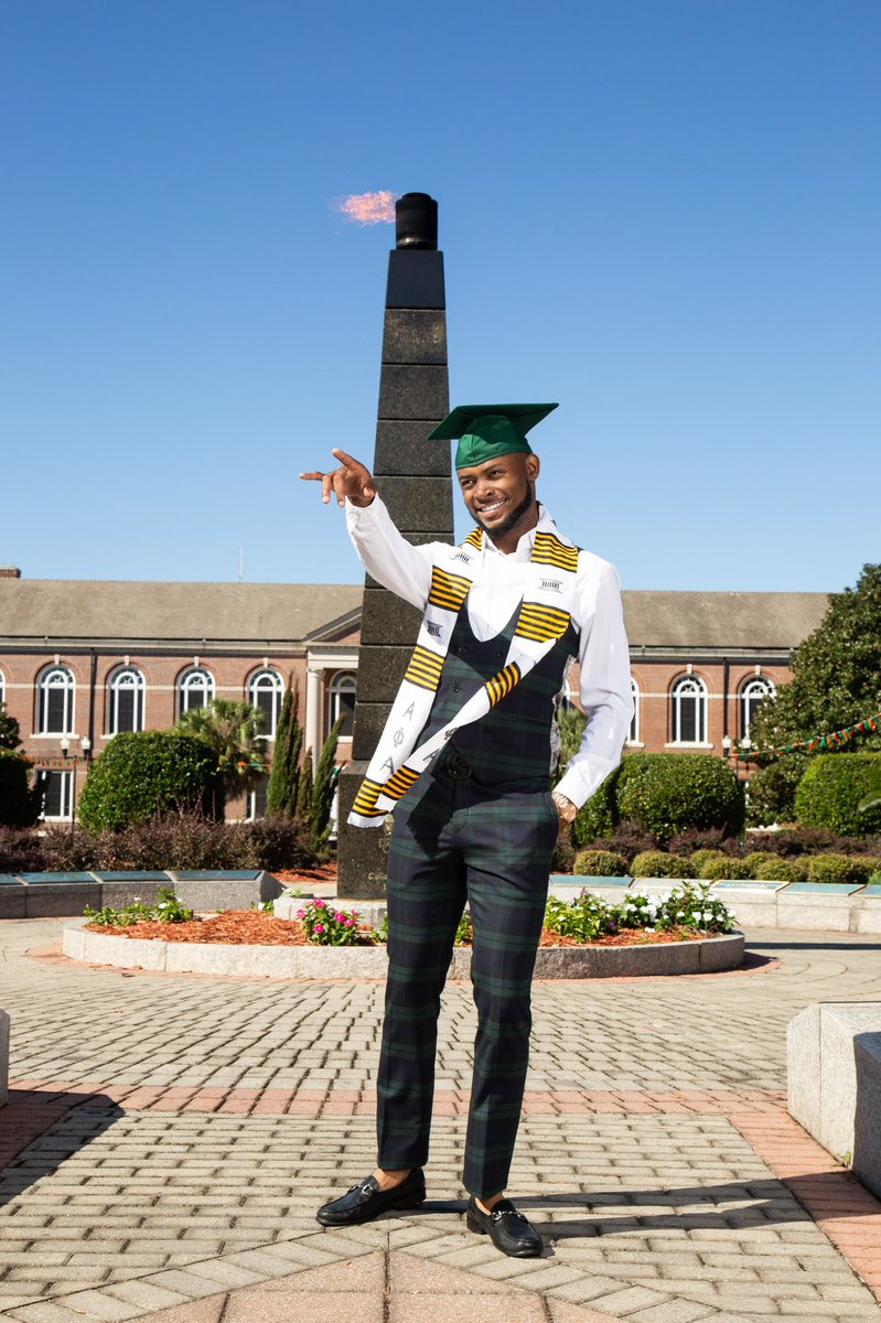 ICan__FixThat's tweet photo. Happy Beta Nu Founderโs Day to the good bruhs! I wouldnโt have It any other way. #NuRazians #ItsBN https://t.co/ivDTJrfbUs