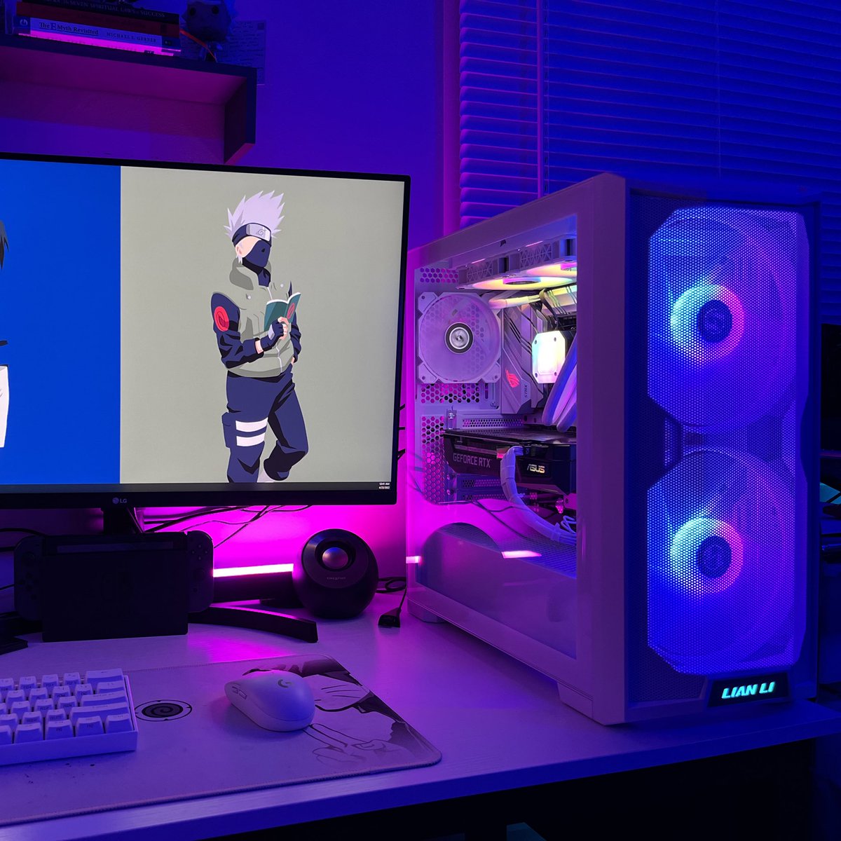 TMT_Church's tweet photo. 🚨THE NEW &amp; IMPROVED LAYOUT🚨

-Listen... I told y'all last night:
JUDGEMENT. FREE. ZONE.

-Wire management was too mentally tolling but I will be covering main wires w/ covers in due time🙇🏽‍♀️

BUT CHECK IT OUTTT YALL 

@SavageGaming | @blackgirlgamers | @GetWetSports @GamerGalsRT https://t.co/FvMGsCwq2Q