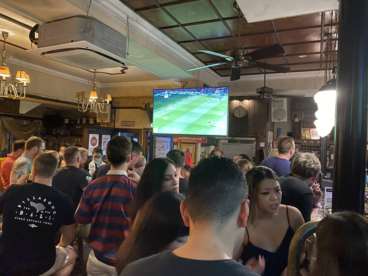 JametPatrick's tweet photo. Good to see life returning to ‘normal’ in Singapore. Missed you, football nights. https://t.co/90ZC4SosEN