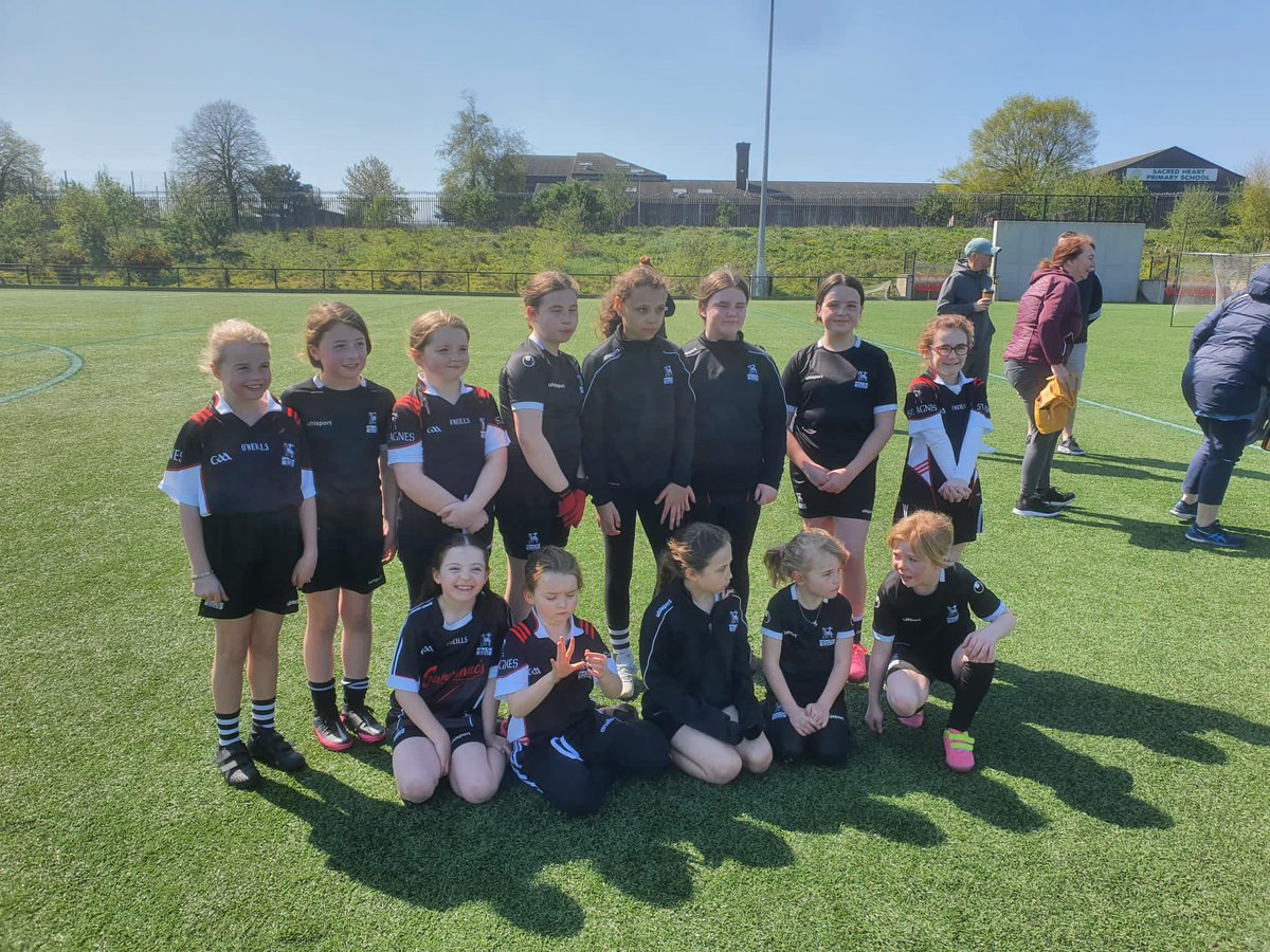 Naomh_Una_clg's tweet photo. Big shout out to our under 8 ladies for their brilliant skill and effort in their go games against Bredagh, Ardoyne, and St John's while our U10 superstars  played St John's and St Brigid's! Well done ladies and thanks coaches! Aggies Abú!! https://t.co/cDngcikU9N