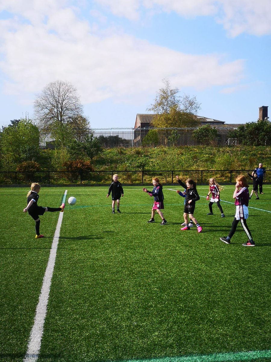 Naomh_Una_clg's tweet photo. Big shout out to our under 8 ladies for their brilliant skill and effort in their go games against Bredagh, Ardoyne, and St John's while our U10 superstars  played St John's and St Brigid's! Well done ladies and thanks coaches! Aggies Abú!! https://t.co/cDngcikU9N
