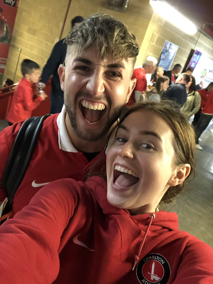 stonio6's tweet photo. Come on you REEEEDSSSS @CAFCofficial https://t.co/yP2wDxvItn