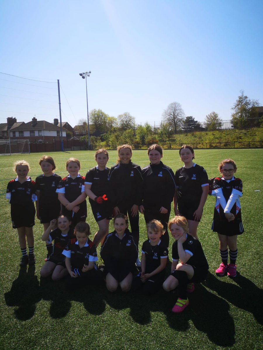 Naomh_Una_clg's tweet photo. Big shout out to our under 8 ladies for their brilliant skill and effort in their go games against Bredagh, Ardoyne, and St John's while our U10 superstars  played St John's and St Brigid's! Well done ladies and thanks coaches! Aggies Abú!! https://t.co/Asu0UBgvPg